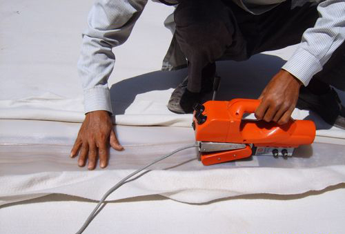 土工膜連接的三種方法（垂直連接、自身粘接、防洪墻連接）