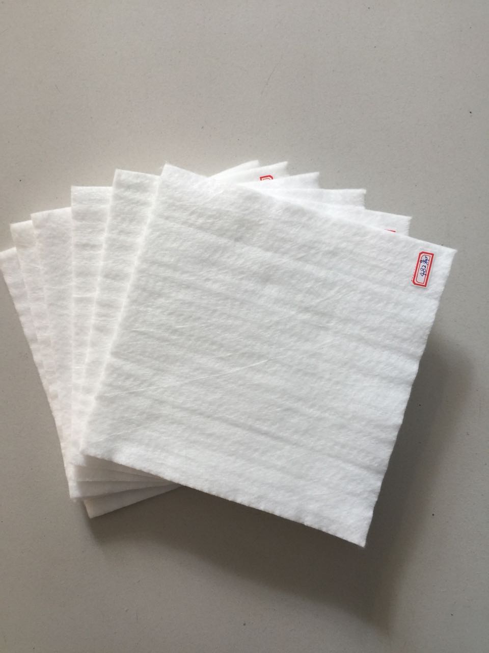 大壩設(shè)計如何選擇合適的土工布?