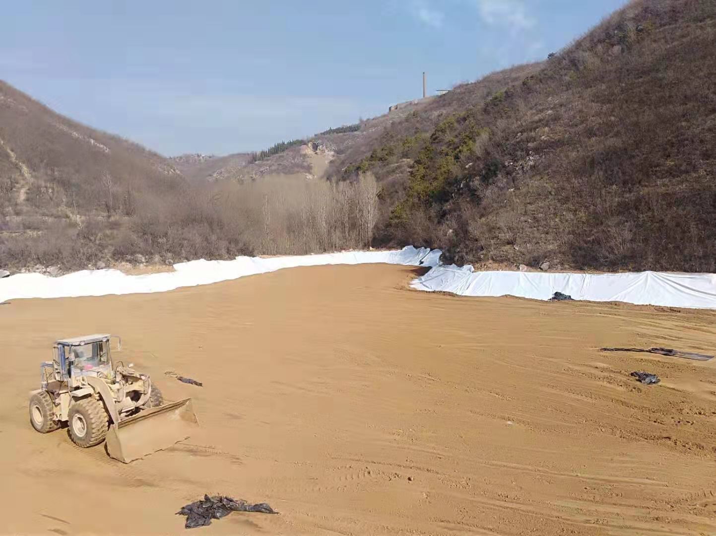 土工布可否代替三級砂石料反濾體？